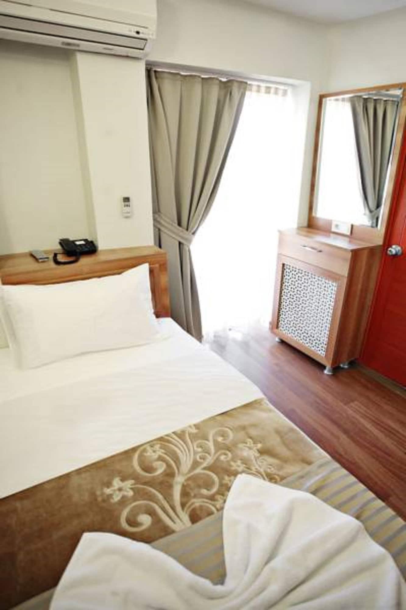 Taksim Palace Hotel Istanbul Eksteriør bilde